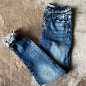 High Rise Kancan Destructed Skinny Ankle. Size 26. Regular length (29” inseam)